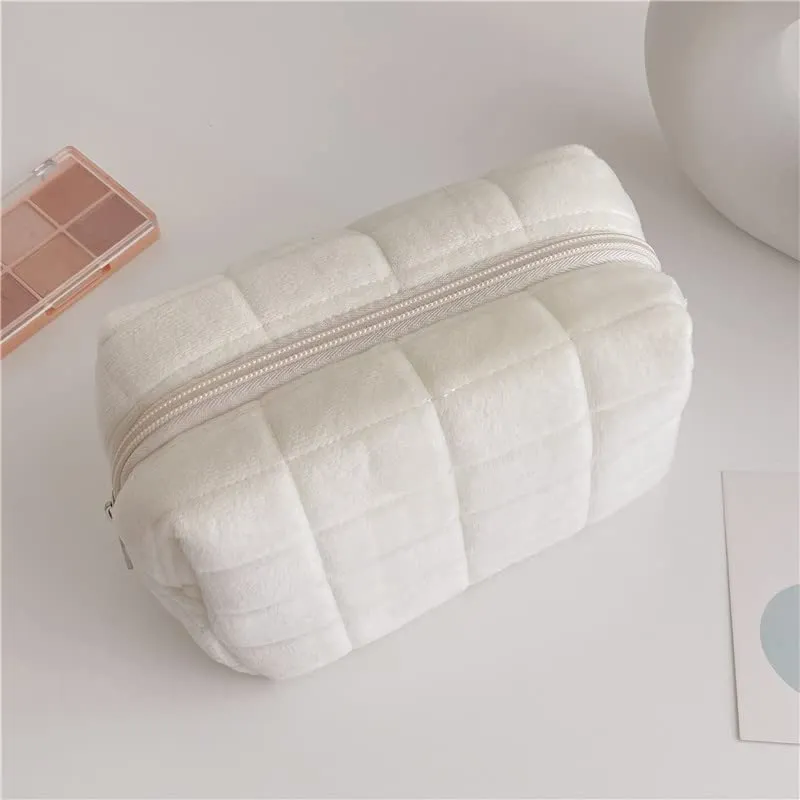 Plush Makeup Bag Checkered Cosmetic Bag Cosmetic Travel Bag Large Zipper Travel Toiletry Bag Portable Multi Functional Capacity Bag Cute Makeup Brushes Storage Bag For Women